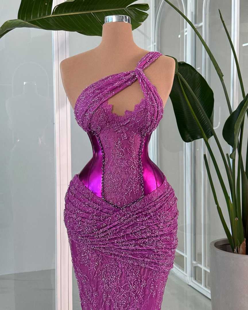 Elegant One Shoulder Mermaid Prom Gown Sexy Sleeveless Lace Satin Evening Dresses Floor Length Customized Party Dress