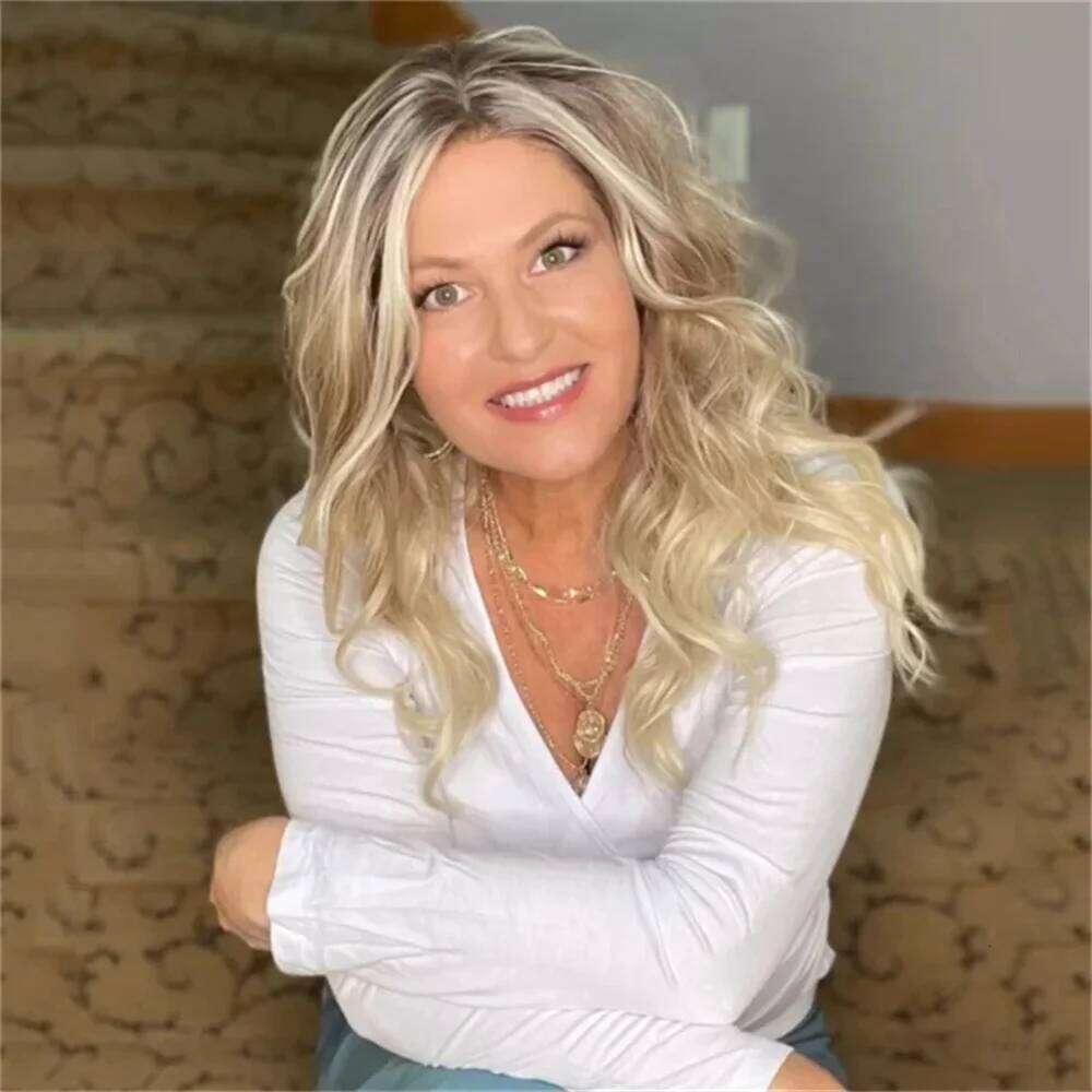 Luxury Synthetic Lace Front Warm Blonde Balayage Heat Resistant Fiber Daily Wear Lightweight Long Wavy Wig for Women