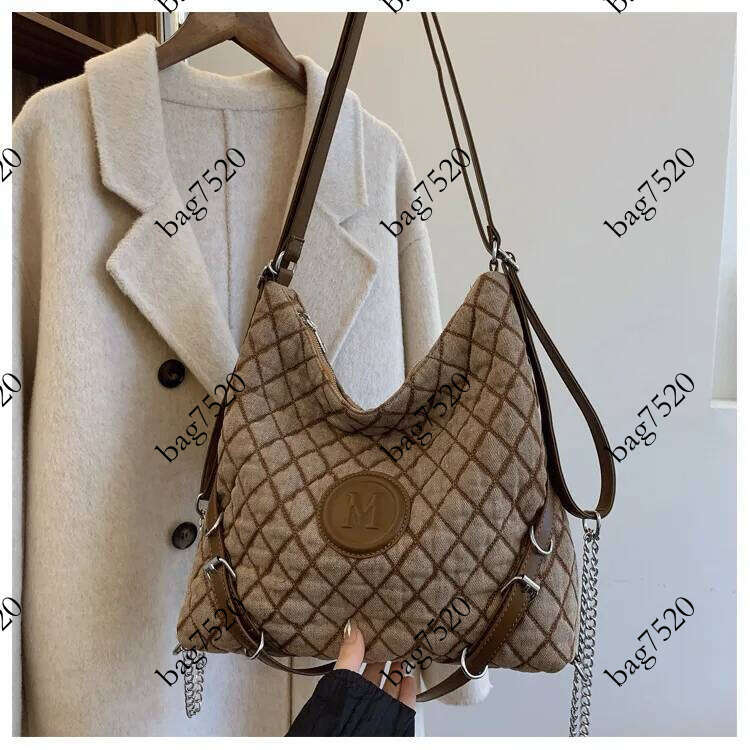 New Trendy Versatile Large-capacity Backpack Commuter 2026 Winter Designer Women's Retro Popular Bag This Year Pingshuo