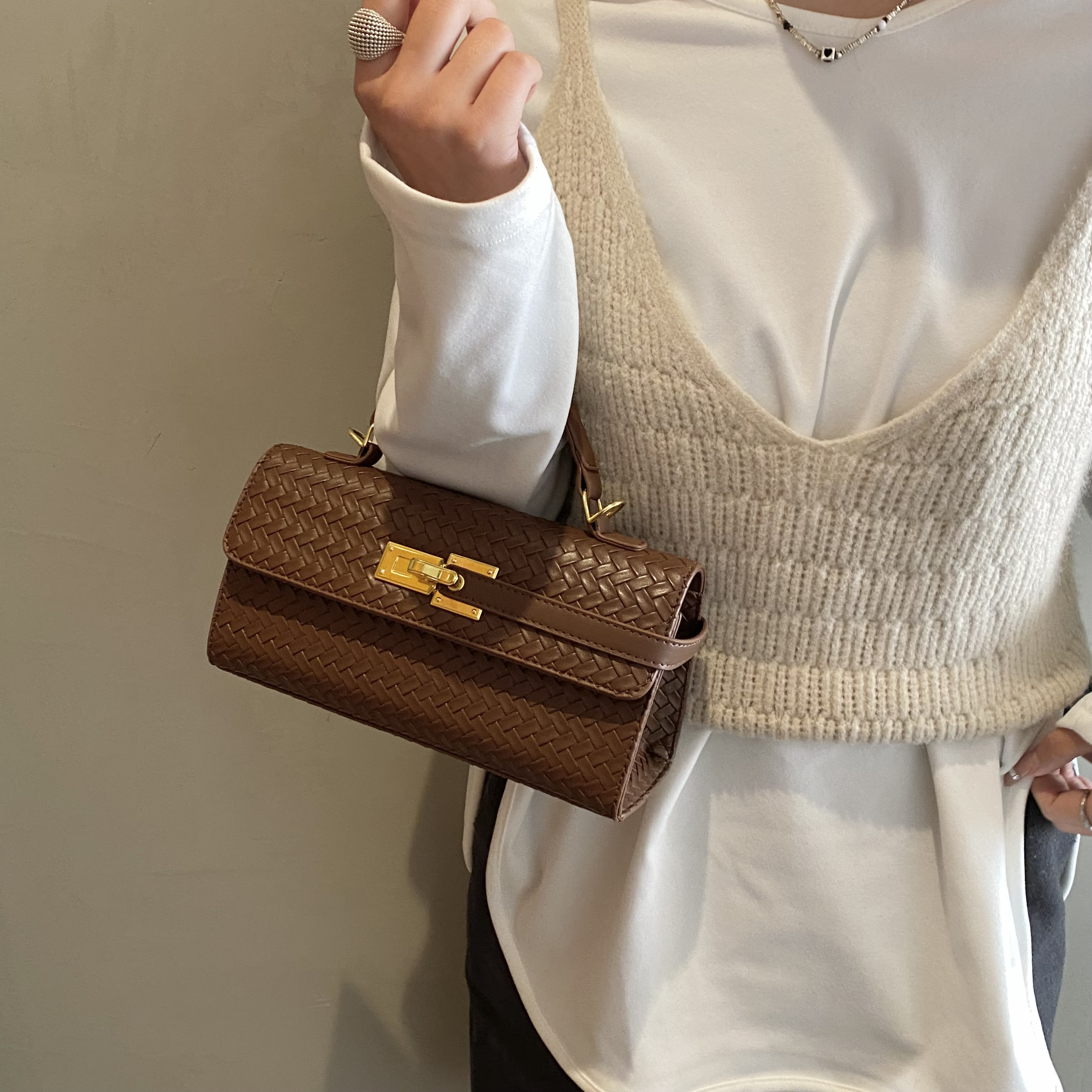 Sophisticated Ladies' Designer Tote Featuring Practical Shoulders Carrying