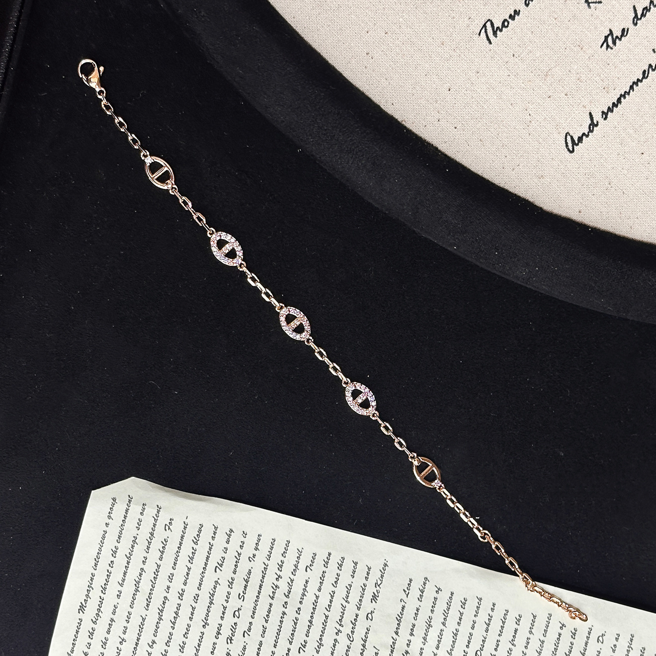 Luxury Brand Designer Jewelry Tiktok Hot-Selling High-Quality Full Diamond Pig Nose Bracelet For Women, Versatile Fashionable Simple Luxury High-End B