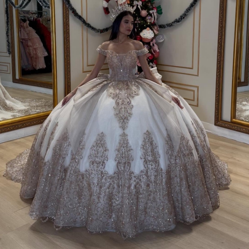 Champagne Shiny Quinceanera Dresses Off Shoulder Ball Gown Sweet 16 Dress Applique Lace Beading Crystal Tull Birthday Party Vestidos 15 De Anos