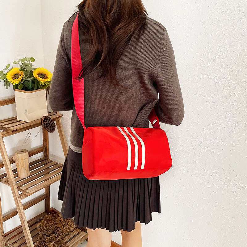 Vintage 2025 Versatile Small Square Bag for Women, Large Capacity Crossbody Nylon Casual Commuter Shoulder Bag, Cross-border Soft Leather