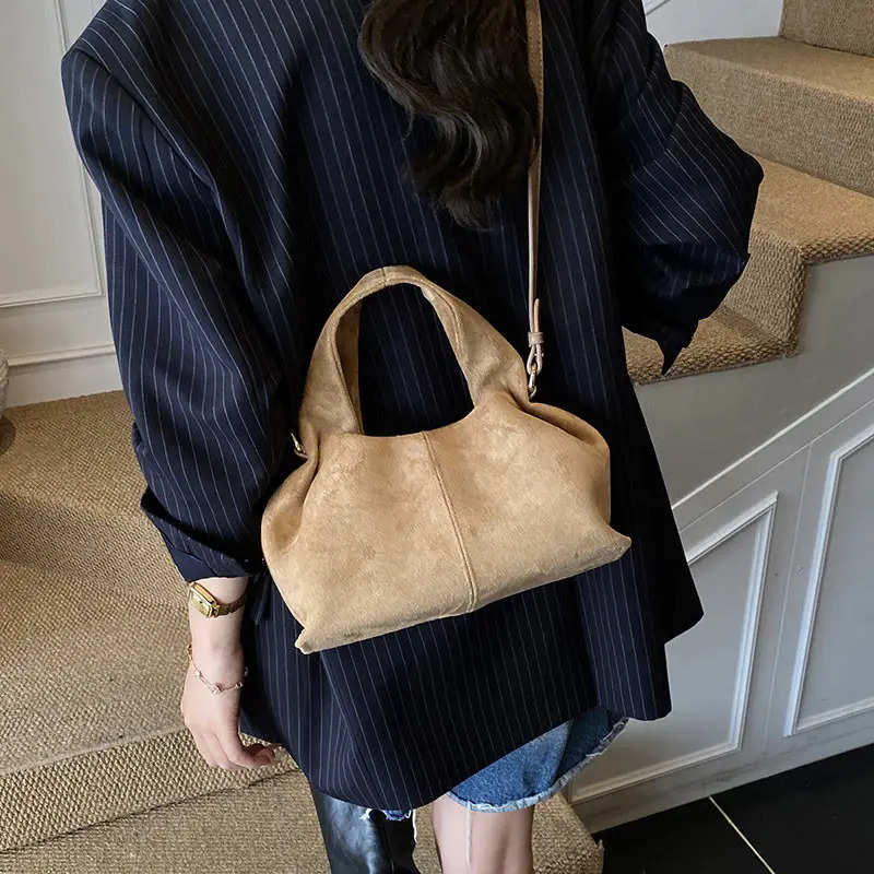 French Cloud Dumpling Bag Frosted Bag Fashion Handbag Lunch Box Bag Retro Magnetic Clasp Shoulder Crossbody Bag 251231