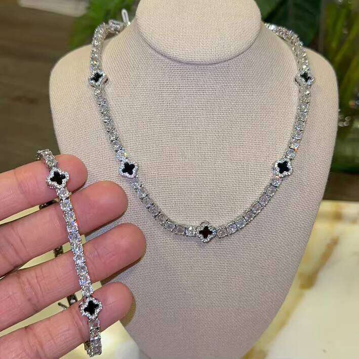 Men's Hip-Hop Gold-Plated Pearl VVS Moissanite Diamond Lucky Iced Black Clover Tennis Bracelet