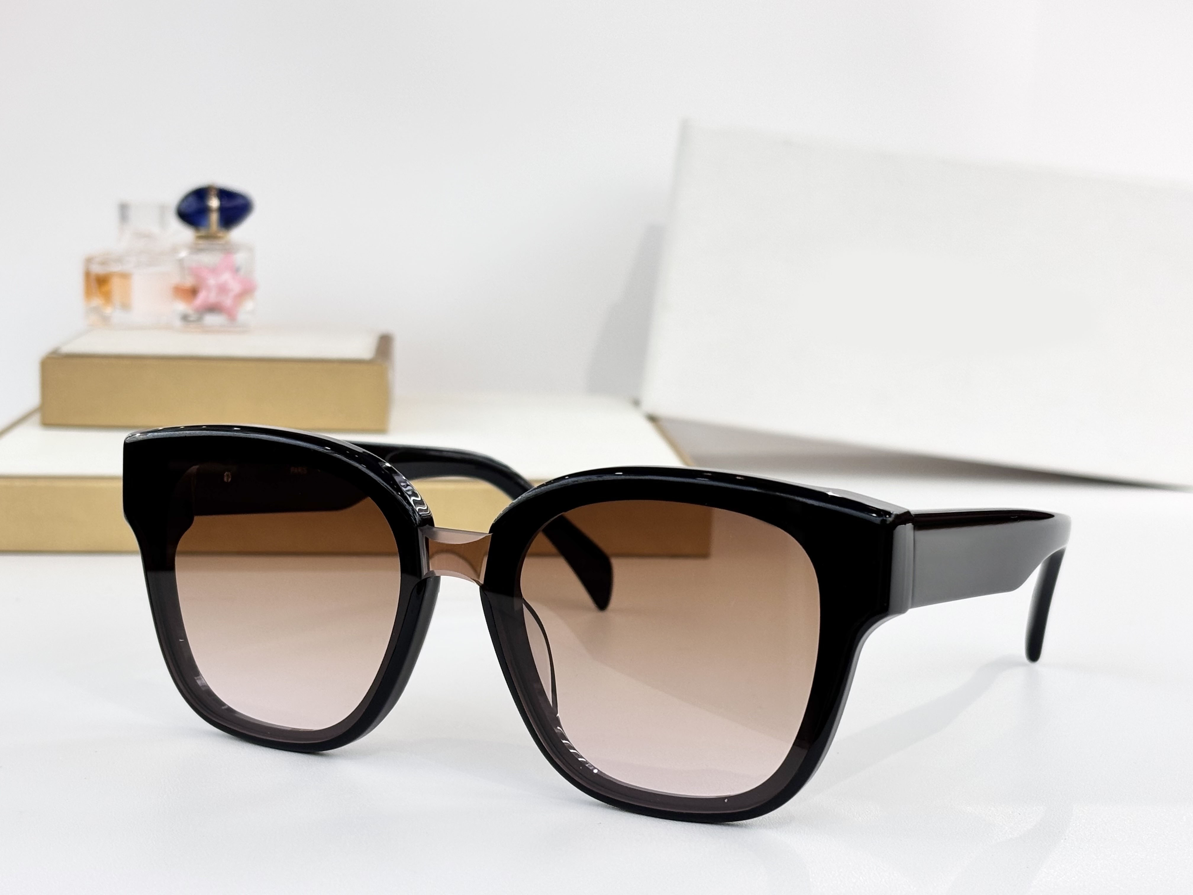 Womens Sunglasses For Women Men Sun Glasses Mens 42094U Fashion Style Protects Eyes UV400 Lens With Random Box And Case