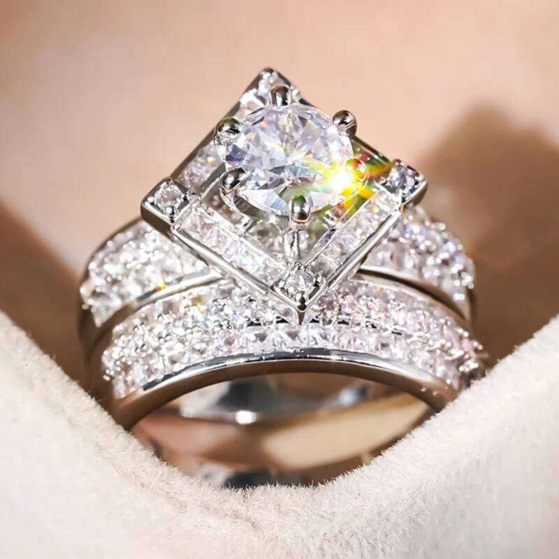 Huitan Graceful 2Pcs Set Rings Sparkling Luxury Cubic Zirconia Finger Accessories for Wedding Engagement Chic Fashion Jewelry