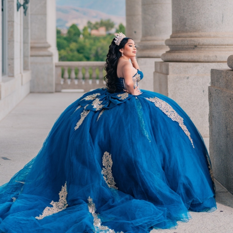 Royal Blue Quinceanera Dresses Off Shoulder Ball Gown Sweet 16 Dress Applique Lace Beading Crystal Bow Tull Birthday Party Vestidos 15 De Anos