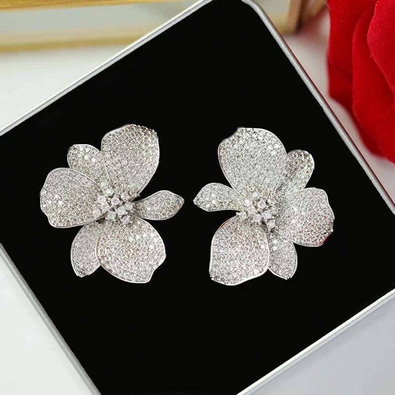 Huitan Sparkling Pink/White Flowers for Women Cocktail Dance Party Gorgeous Female Earrings Exquisite CZ Trendy Jewelry