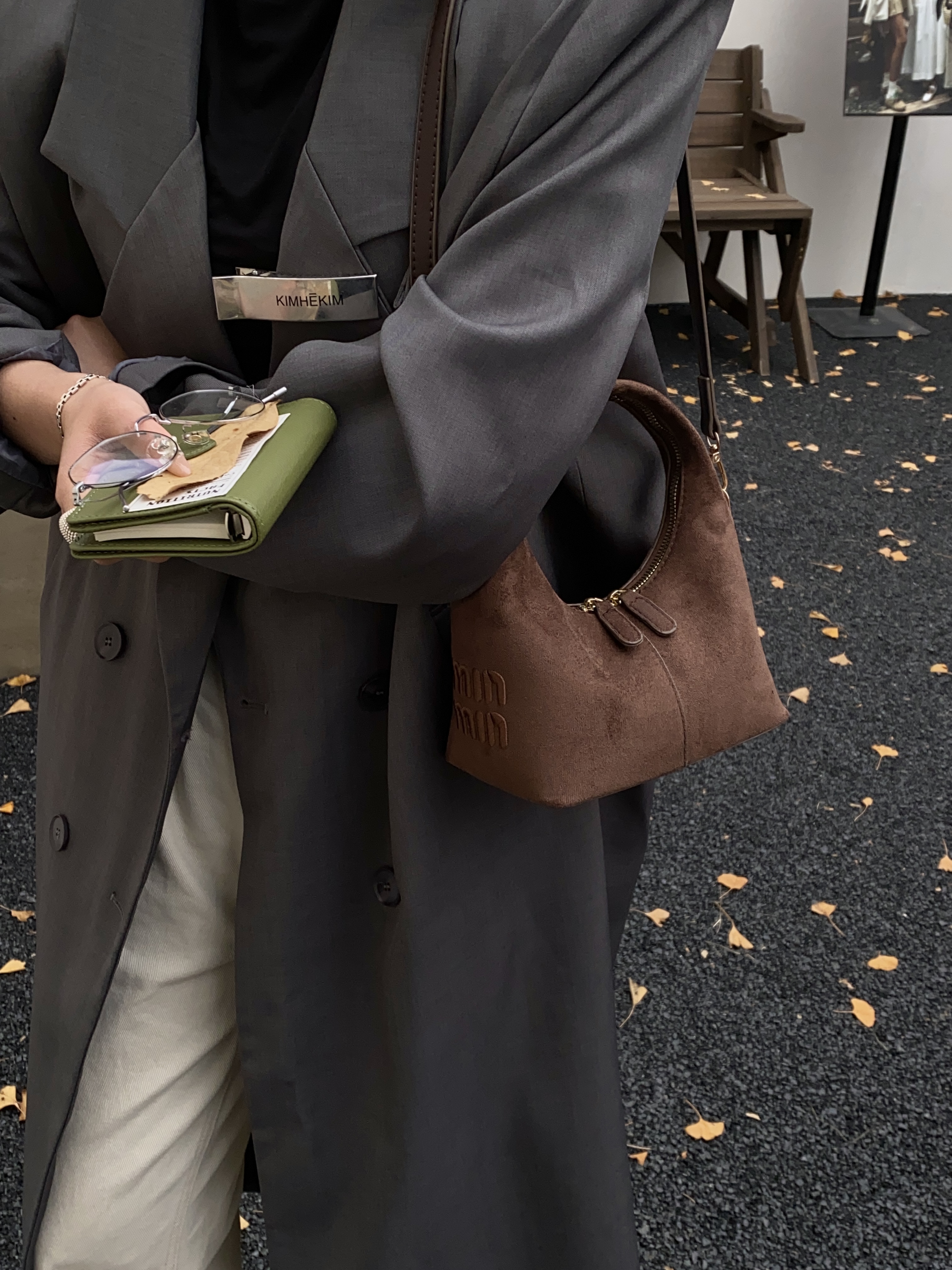 Stylish Ladys Shoulderpurse Featuring Robust Construction