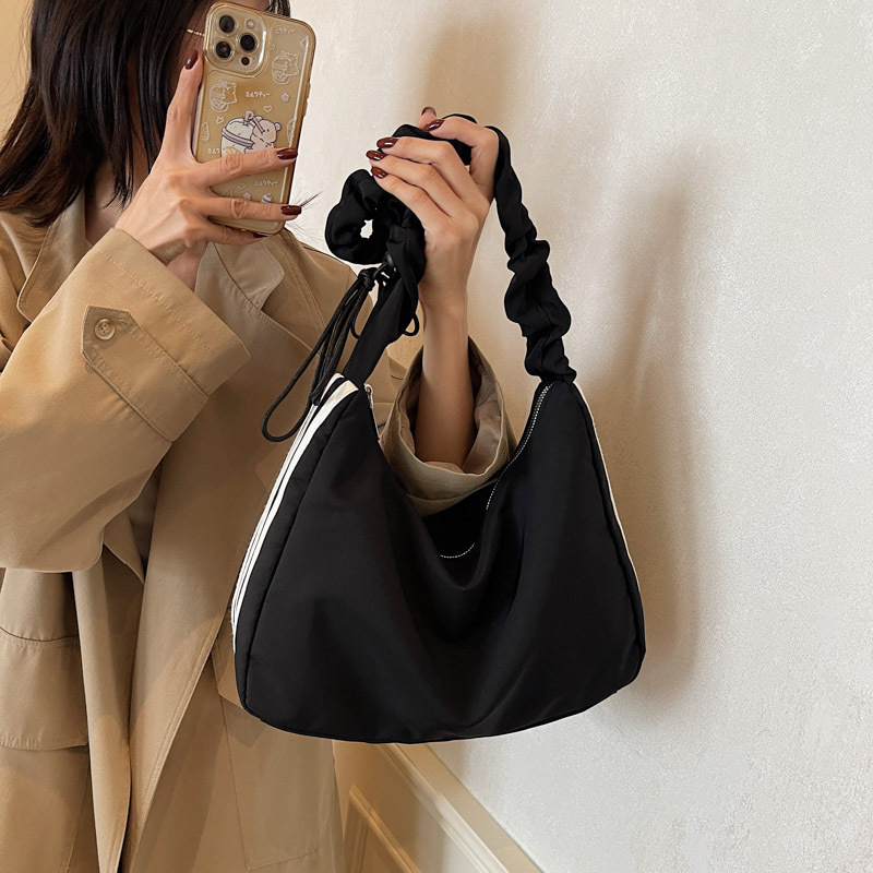 Women's Single Shoulder Bag Pleated Armpit Bag Simple and Large Capacity Crossbody Bag