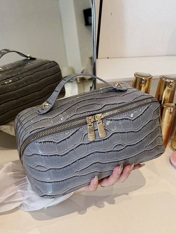 New Design Cross-border New Leather surface fashionable crocodile pattern cosmetic bag Large Capacity cosmetic storage bag Free shipping