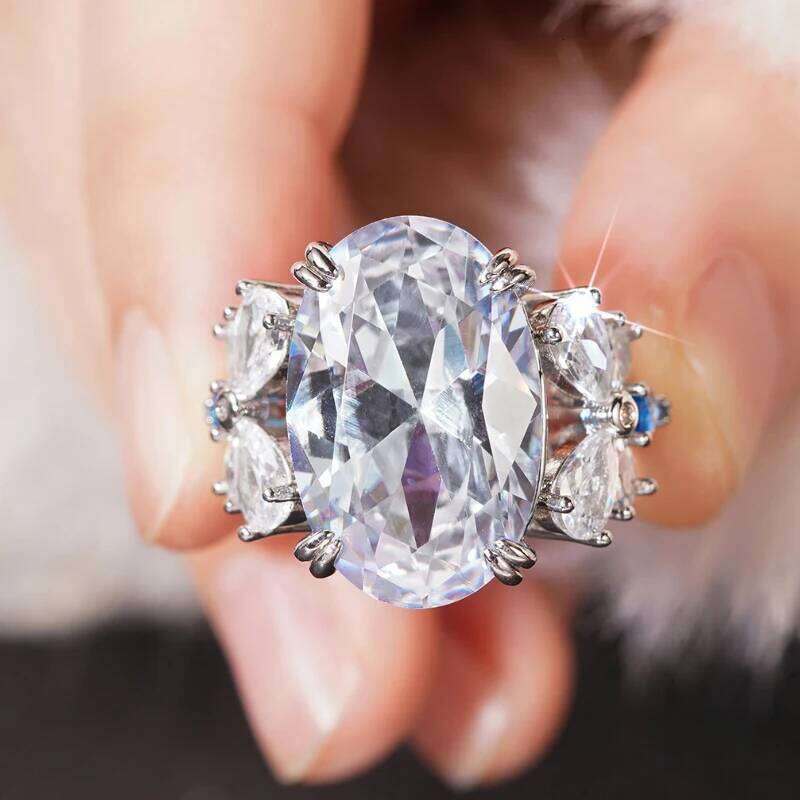 Huitan Big Oval Zirconia Ring Women Luxury Wedding Band Delicate Butterfly Design Finger Jewelry Gorgeous Accessories for Party