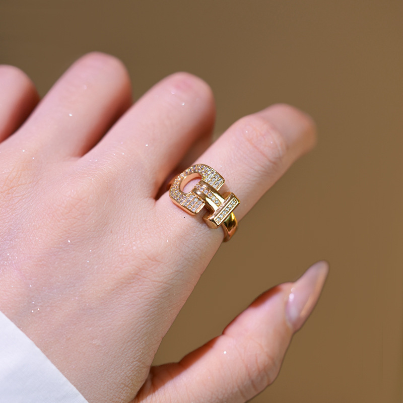 Luxury Brand Designer Jewelry European And American Horseshoe Buckle Ring With Diamond Inlay Hollow Design 2025 New Fashionable Versatile Open Ring Fo