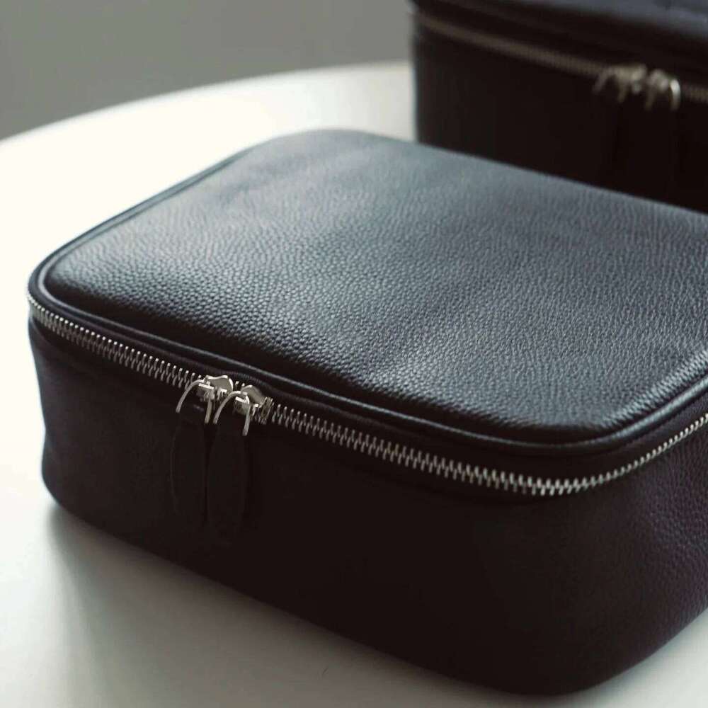 First Layer Cowhide Women Makeup Classic Design Large Capacity Portable Travel Toiletries Simple Multi-Function Storage Bag Suotong251222