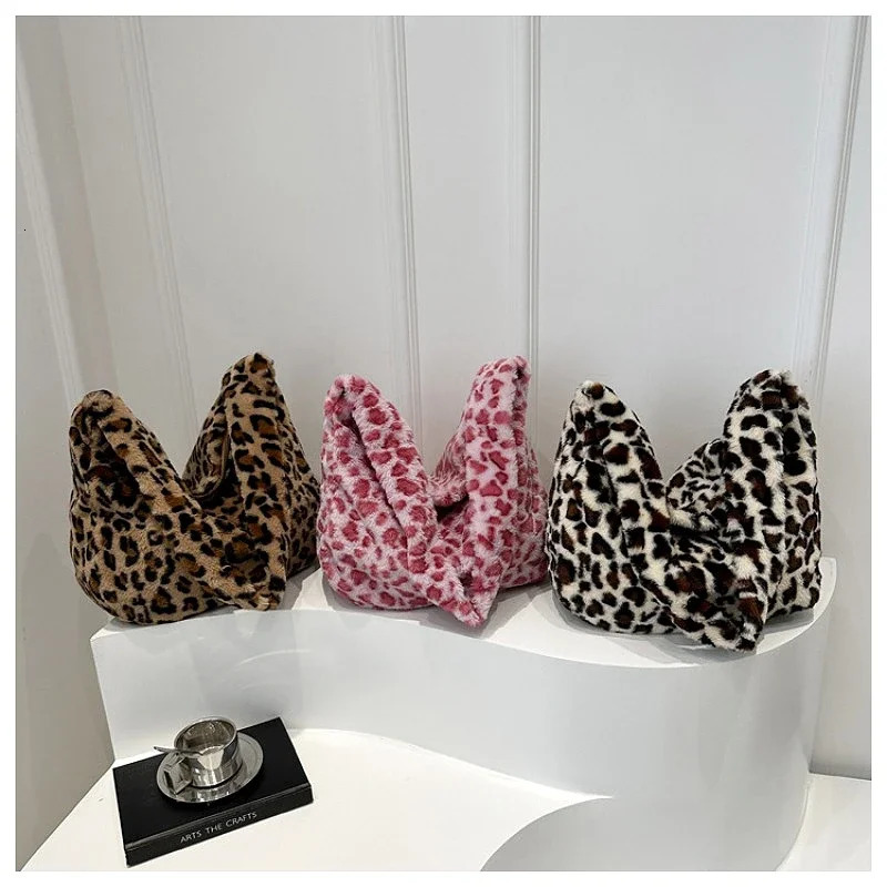 Fashion Women Retro Leopard Print Bag Soft Plush Shoulder Bags Female Large Capacity Travel Bag Winter Warm Fluffy Totes 251231