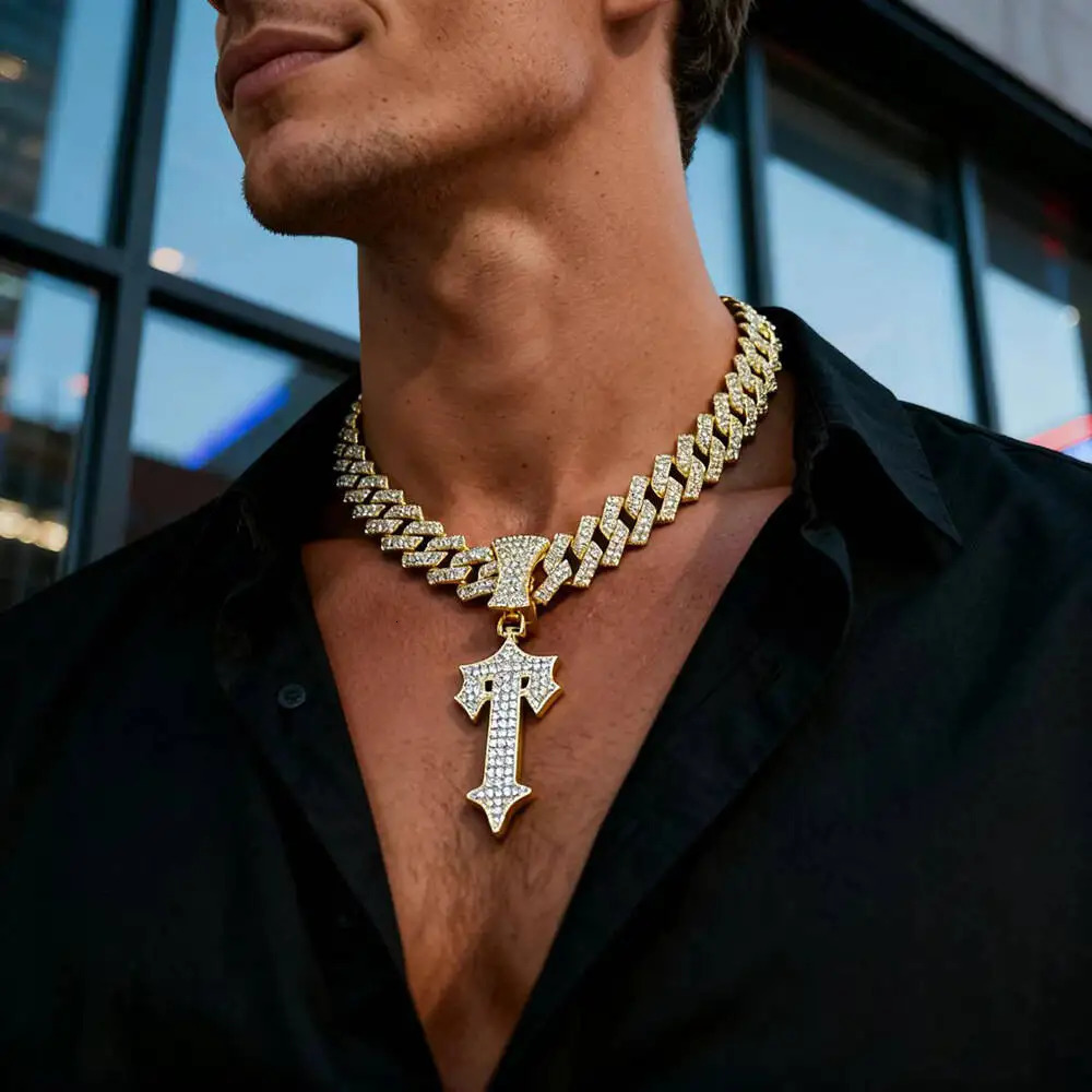 Style Personality Big Full Diamond Cuban Necklace Hip Hop Niche Legendary Sword Armor Pendant 251230