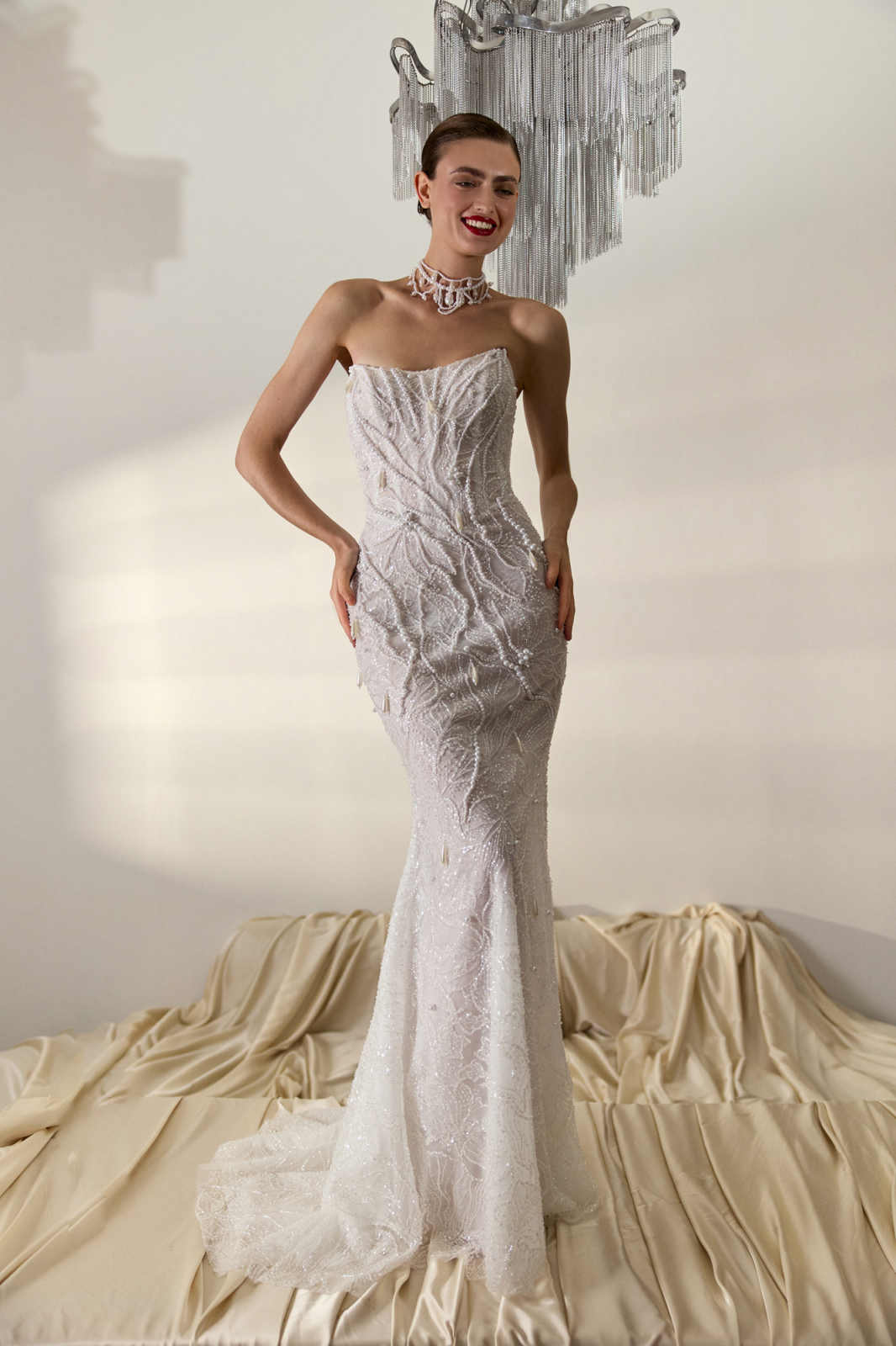 Luxury New Beads Lace Mermaid Wedding Dresses New Strapless White Bridal Gowns Zip Cocktail Dresses Customized