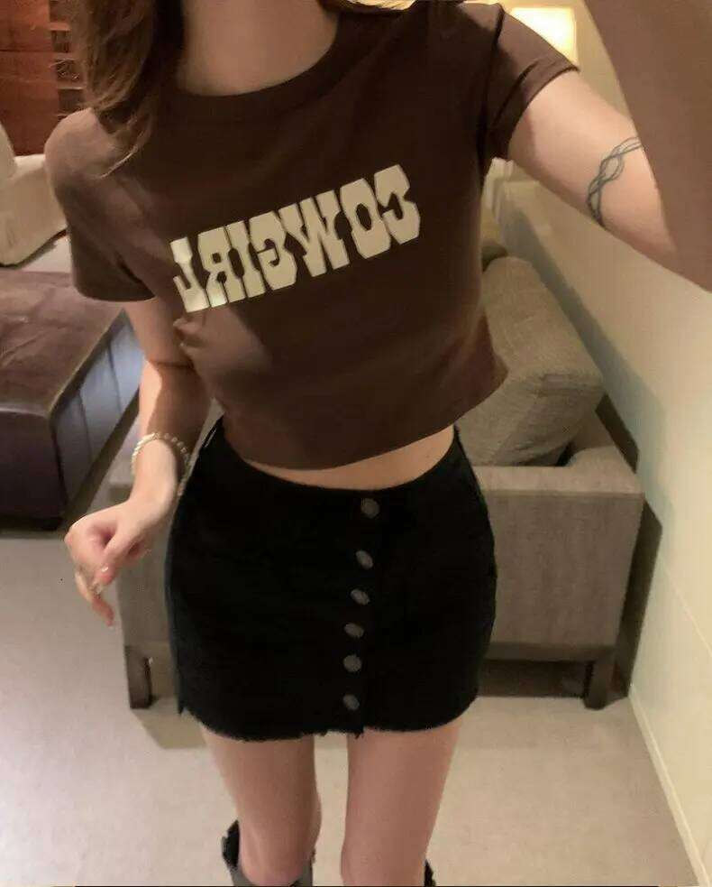 High waisted open U-shaped T-shirt, sweet and spicy girl style letter printed short sleeved women's T-shirt