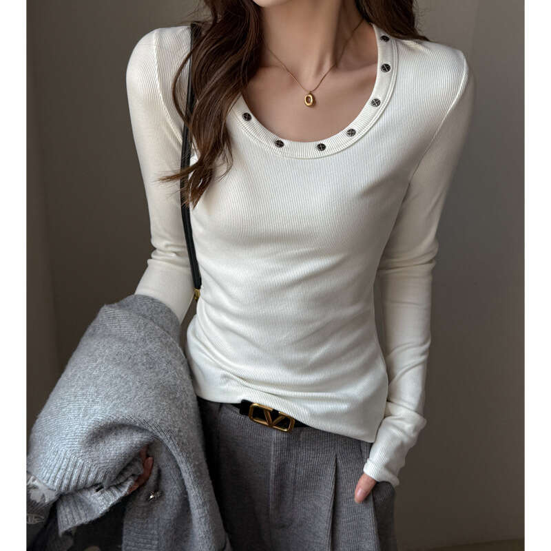 Autumn Winter De Velvet Threaded Large Round Neck Rivet Long Sleeve T-Shirt for Women, Slim Fit Base Shirt, Can Be Worn Outside