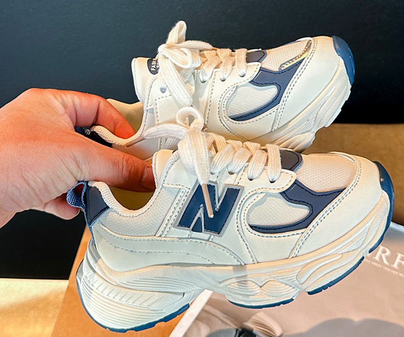 Boys' shoes are versatile children's foreign style girls' dad shoes are versatile with thick soles