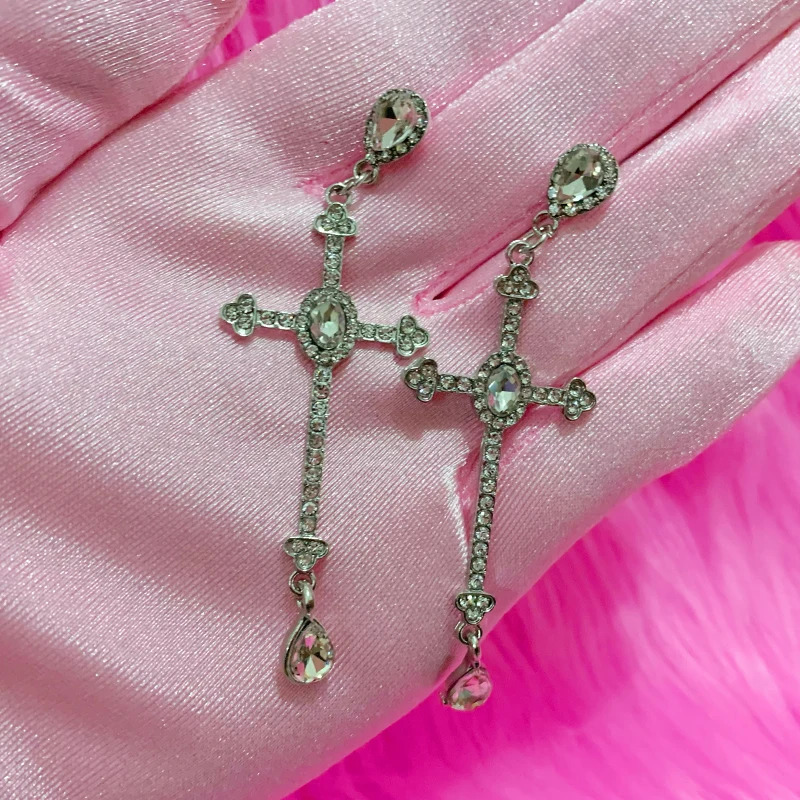 Y2K Crystal Cross Stud Earrings Shining Korean Fashion Egirl Aesthetic Earrings for Women 2000s Jewelry Punk Accessories Cute 251230