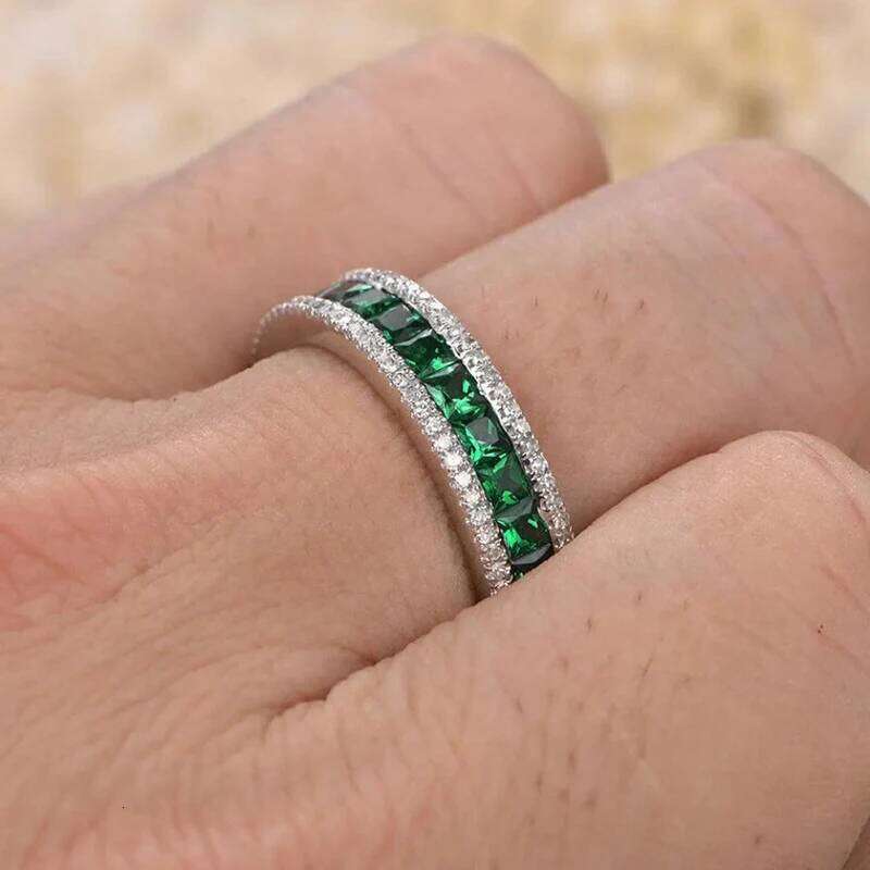 Huitan Princess Cut Green Zirconia Ring Women New Fashion Finger Jewelry for Engagement Lady Novel Wedding Band Accessories