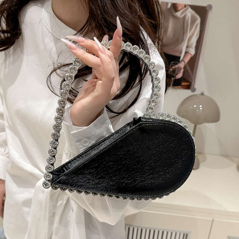 2025 Spring/Summer New Cross-Border Heart-Shaped Clutch with Diamonds, Fashionable and Stylish Women's Evening Bag, Handheld Bag