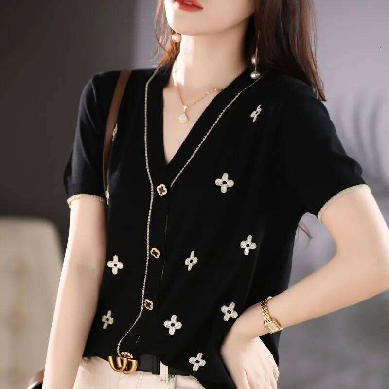 New Women's V-Neck Cashmere Sweater Cardigan Four Leaf Grass Short Sleeve Spring And Autumn Fashion Soft Ca