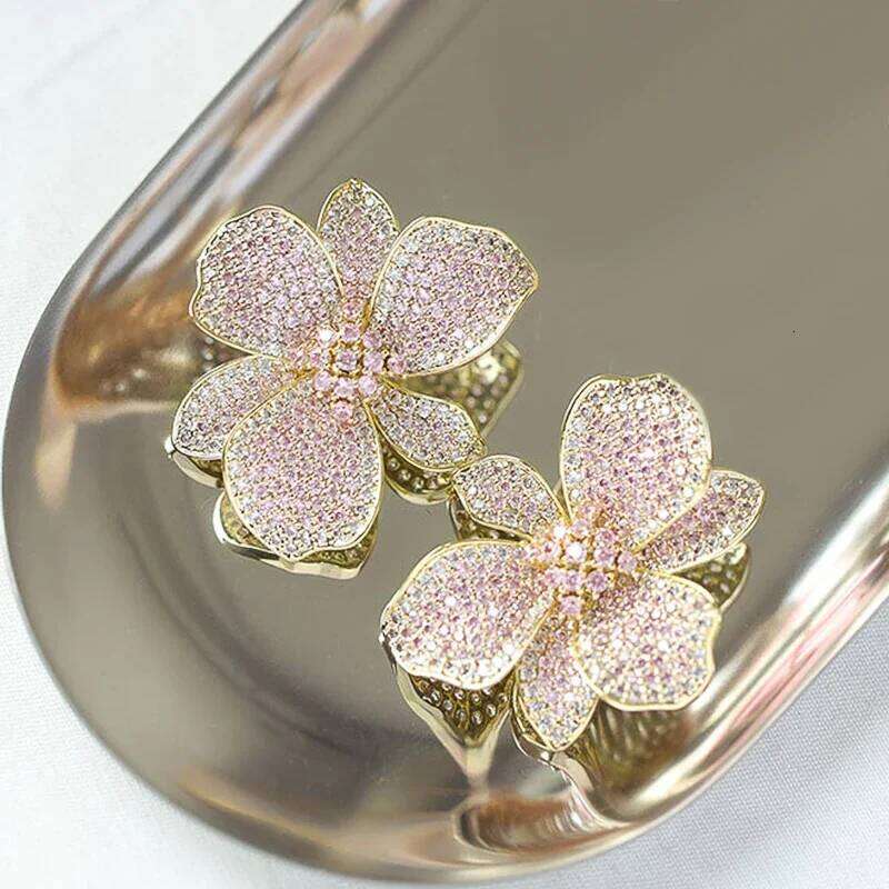 Huitan Sparkling Pink/White Flowers for Women Cocktail Dance Party Gorgeous Female Earrings Exquisite CZ Trendy Jewelry