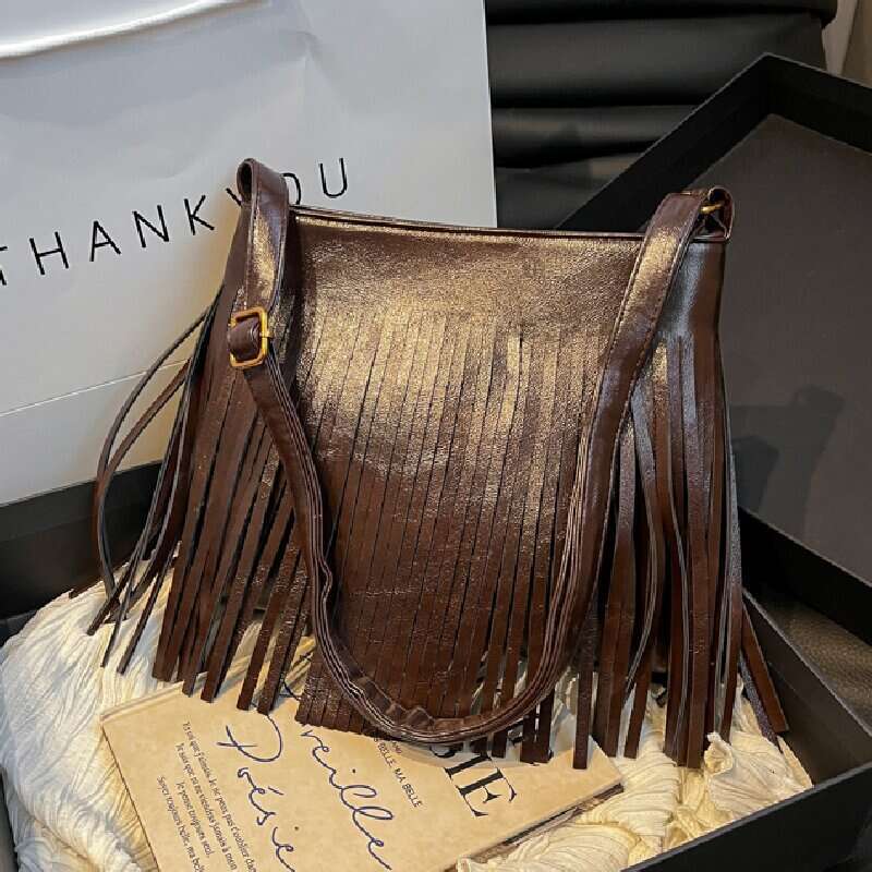 Cross-Border Autumn Winter Vintage Tassel Women's 2025 New Casual Versatile Crossbody Suede Bucket Bag