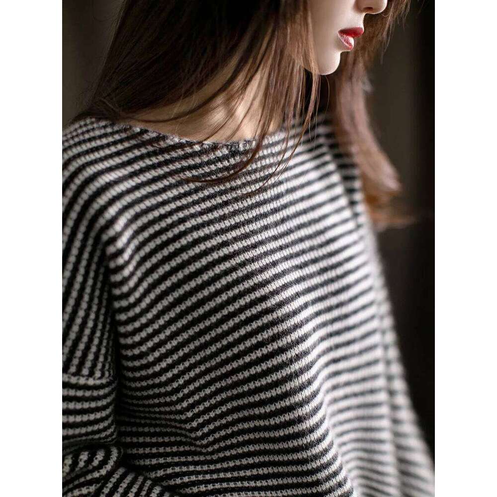 Women's Autumn Winter Cashmere Long Sleeve Black And White Stripe O-Neck Casual Fashion Pullover Women's Au