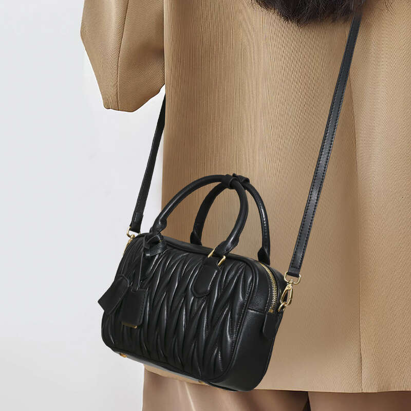 2024 New Women's Sheepskin Pleated Bowling Niche High-end Boston Popular Handbag Crossbody Bag
