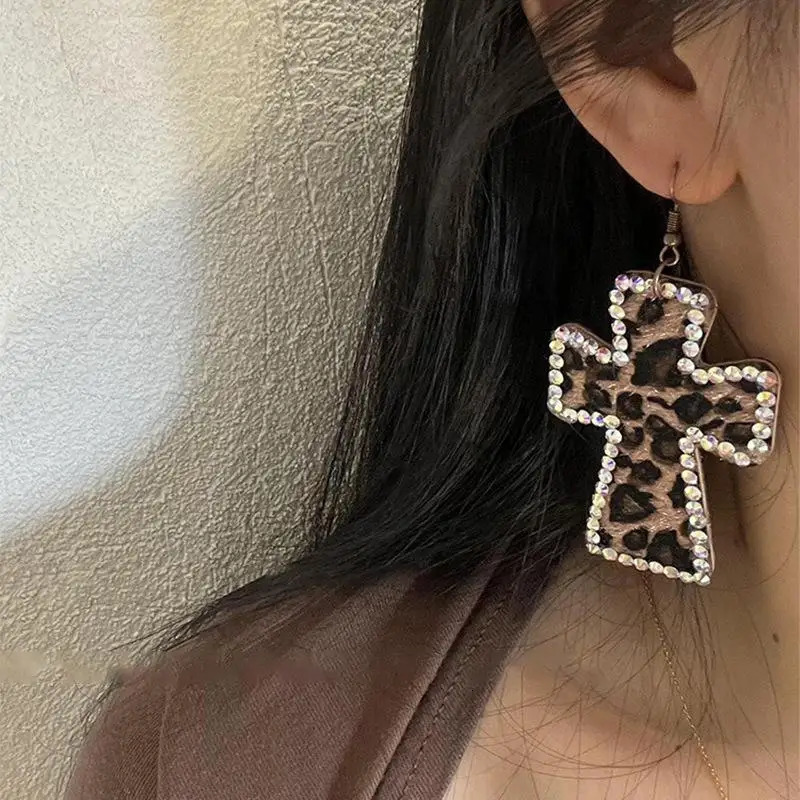 Exaggerated Shiny Crystal Leopard Print Cross Earrings for Women Gorl Sexy Charm Earring Vintage Goth Y2K Jewelry Accessories 251230