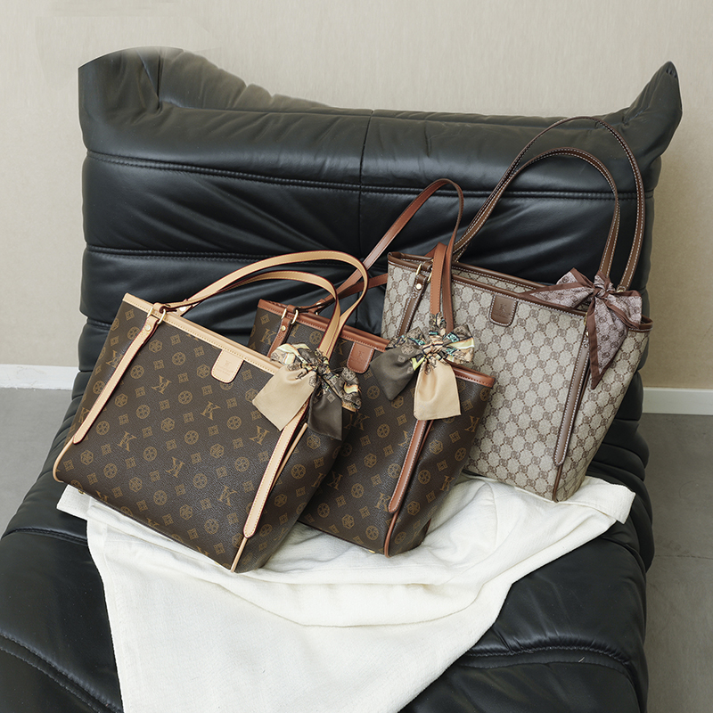 Chic Ladies' Shoulder Purse Designed Using Durable Fabric