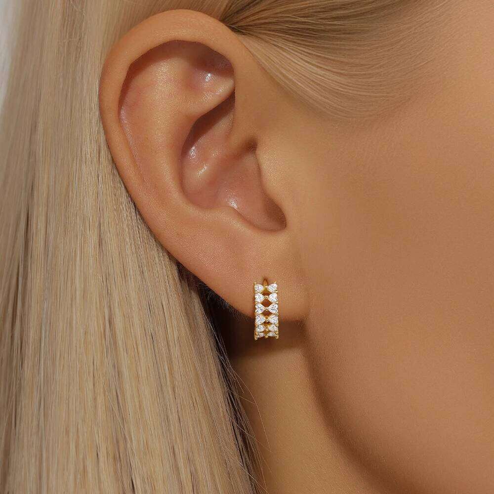 Aide 925 Sterling Silver Micro Inlaid Four-Leaf Clover Earrings Women Diamonds Ear Clasps Design Elegant Noble Temperament Hoops