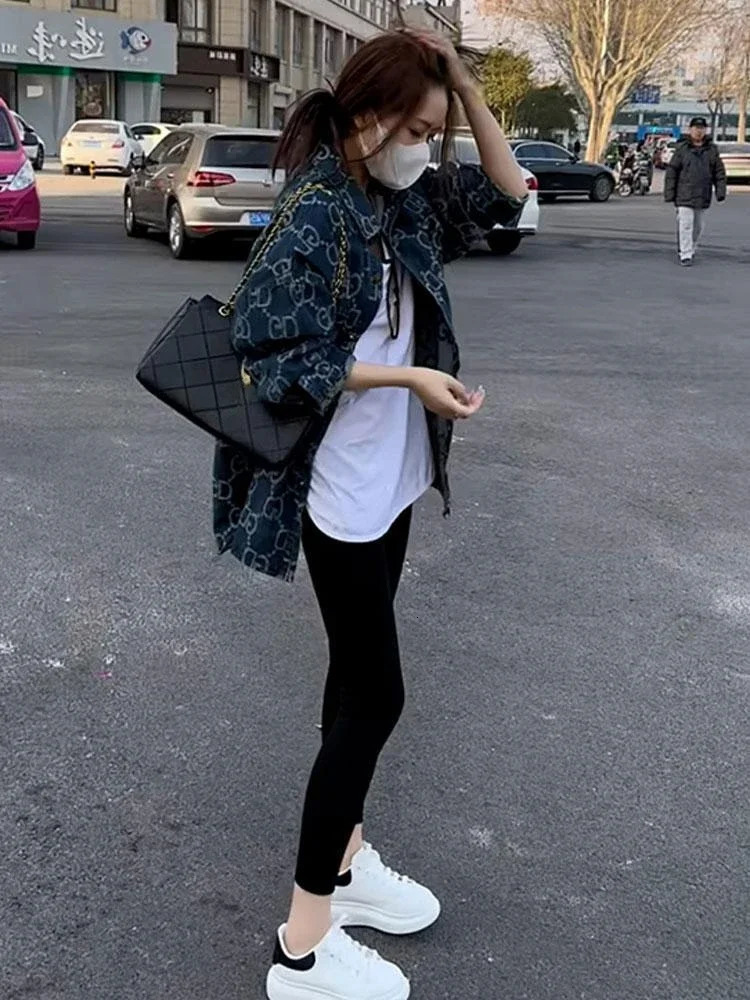 Spring Autumn Letter Print Denim Jacket Jean for Women Vintage Long Sleeve Jeans Coat Loose Tops Highend Shirts Chic 251231