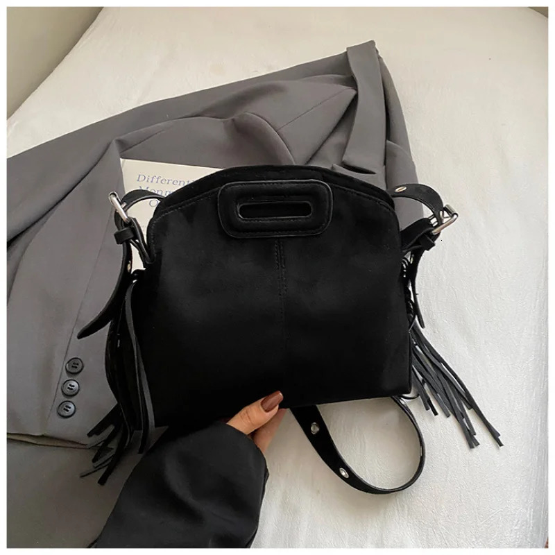 Autumn Fashion Tassel Handbag for Women Niche Stylish Casual High-Value Single Shoulder Crossbody Bag Handbag 251231