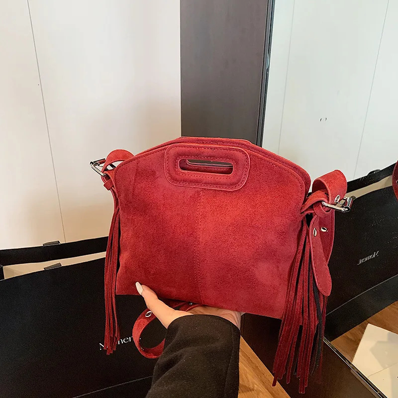 Autumn Fashion Tassel Handbag for Women Niche Stylish Casual High-Value Single Shoulder Crossbody Bag Handbag 251231