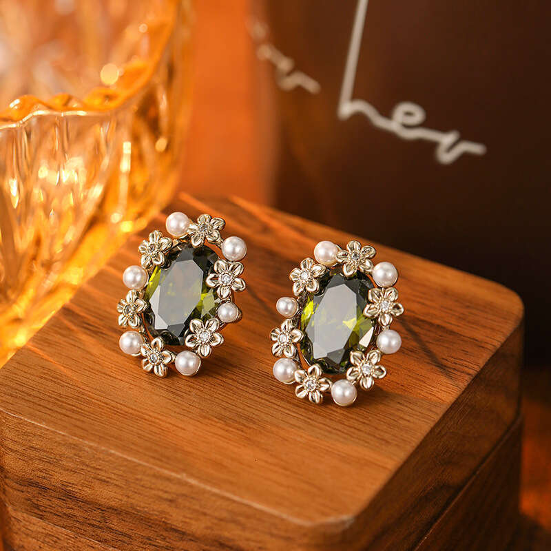 Forest Style Olive Green Gemstone Flower Floral Serenity Series Vintage Fashion High-end Earrings Versatile Ear Accessories