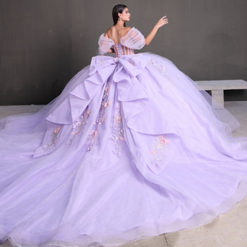 Lavender Quinceanera Dresses Off Shoulder Ball Gown Sweet 16 Dress Applique Flower Beading Crystal Bow Tull Birthday Party Vestidos 15 De Anos