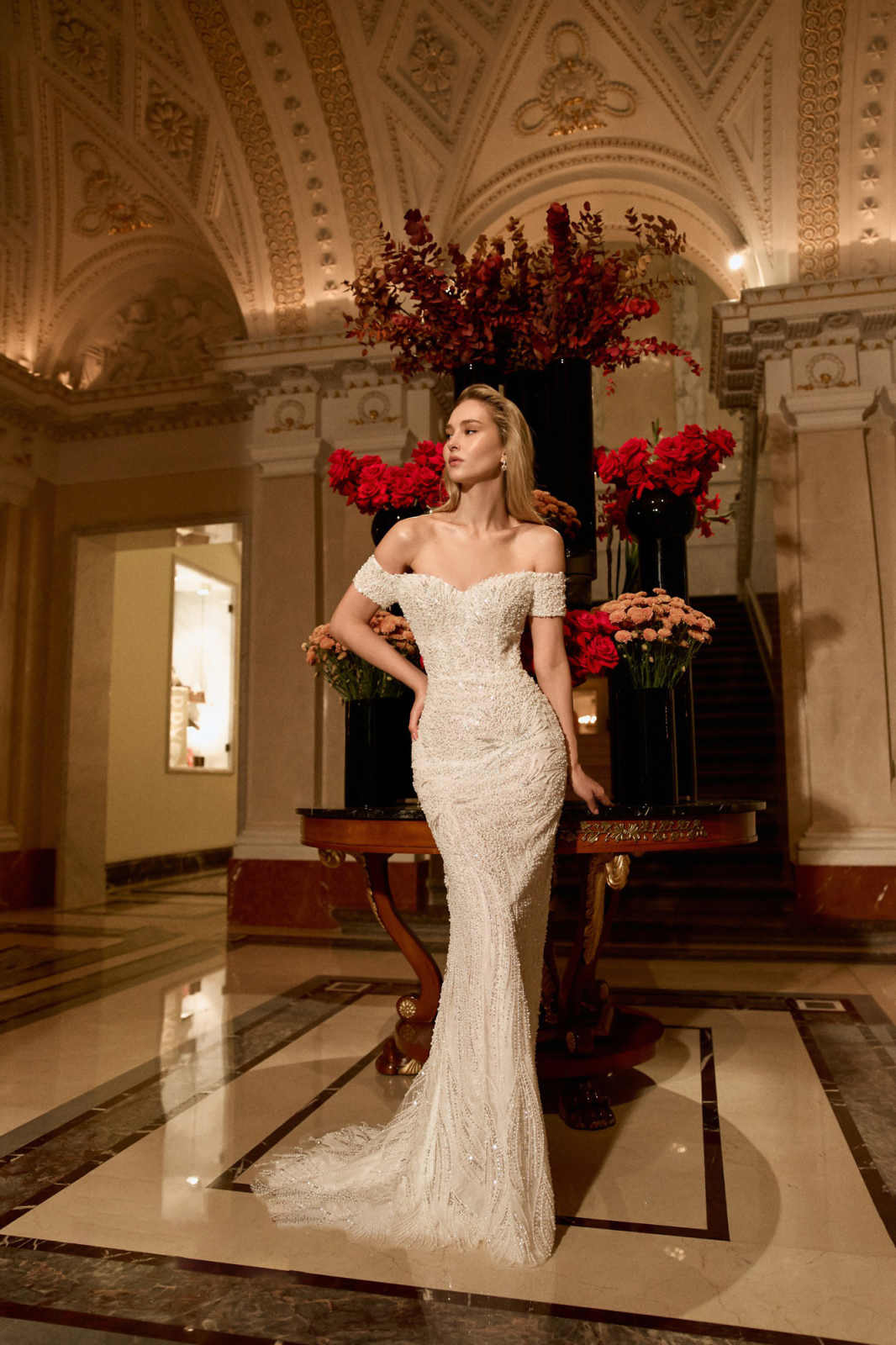 Elegant Off The Shoulder Wedding Dress Sexy Pearls Beaded Bridal Gown Luxurious Floor Length Mermaid Bride Dresses Customized