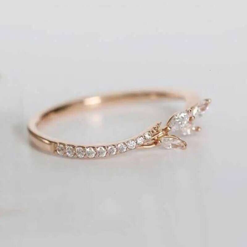 Huitan Women Fashion White Cubic Zircon Cute Leaf Wedding Engagement Ring