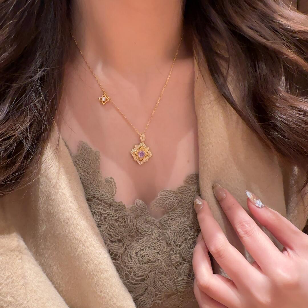 Luxury Brand Designer Jewelry French Style Gold Brushed Colorful Rose Cut Four-Leaf Clover Pendant Necklace Classical High-End Light Luxury Sweater Ch