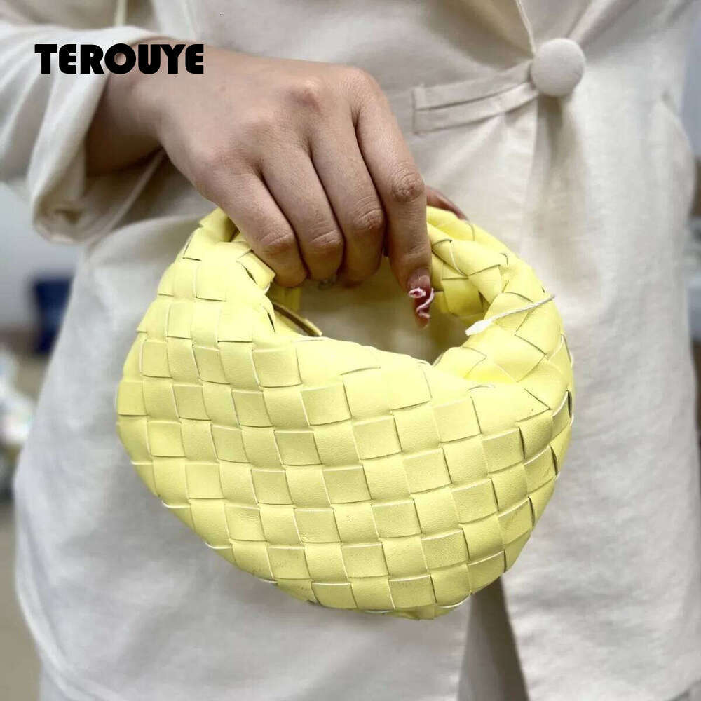 Bestselling Hand Woven Cloud Fashionable And Compact Hand-Held Cute Dumpling Bag, Handbag TEROUYE