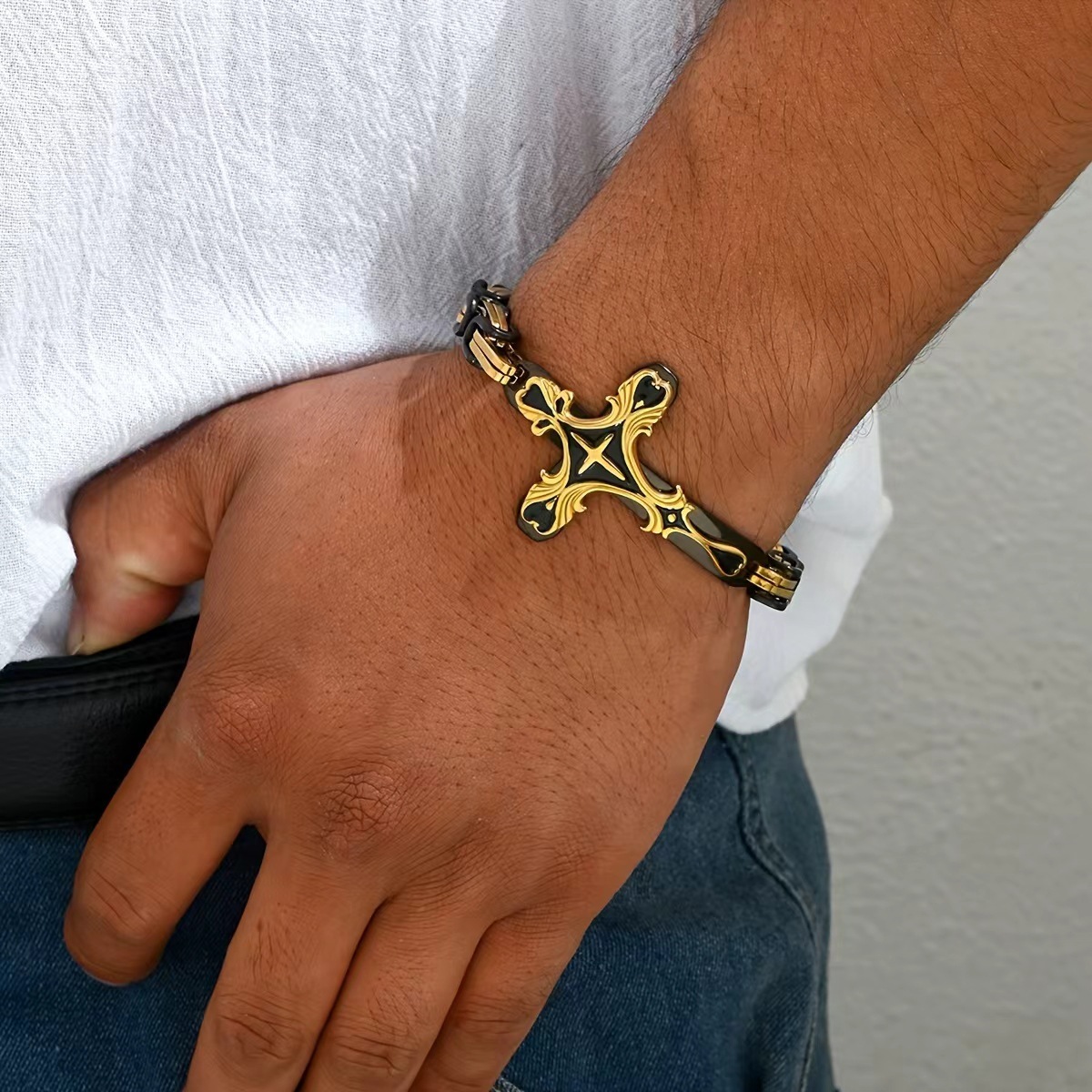 Luxury Brand Designer Jewelry Hot Sale New Gothic Style Retro Cross Stainless Steel Personality Hip-Hop Fashion Simple Versatile Bracelet