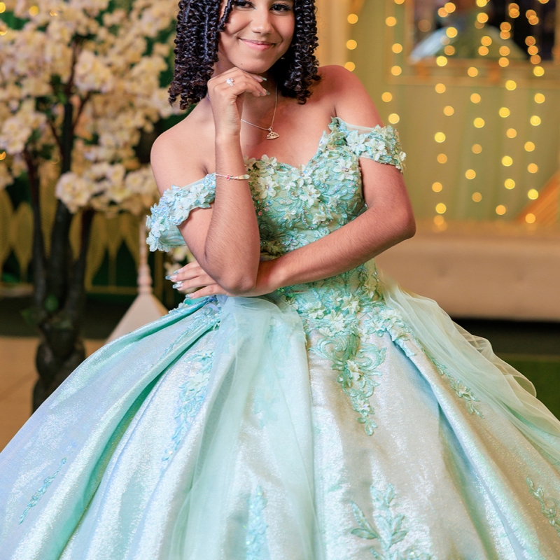 Green Shiny Quinceanera Dresses Off Shoulder Ball Gown Sweet 16 Dress Applique Lace Beading Crystal Bow Tull Birthday Party Vestidos 15 De Anos
