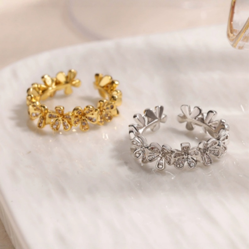 Aesthetic Daisy Open Rings with Bling Stones Adjustable Size Gold Silver Fashion Rings Hot Selling