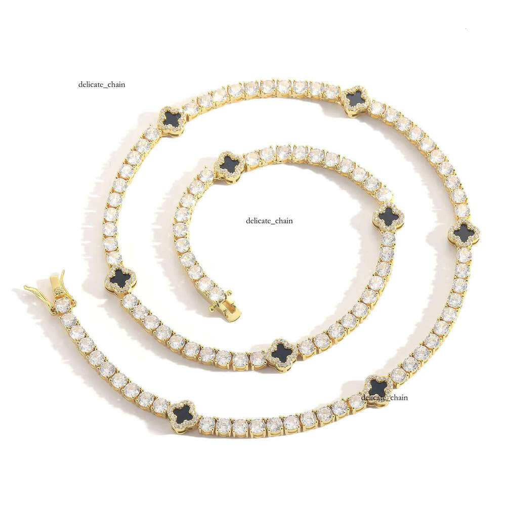 Luxurious Four-Leaf Clover Tennis Full VVS Moissanite Design Fashion Chain Necklace