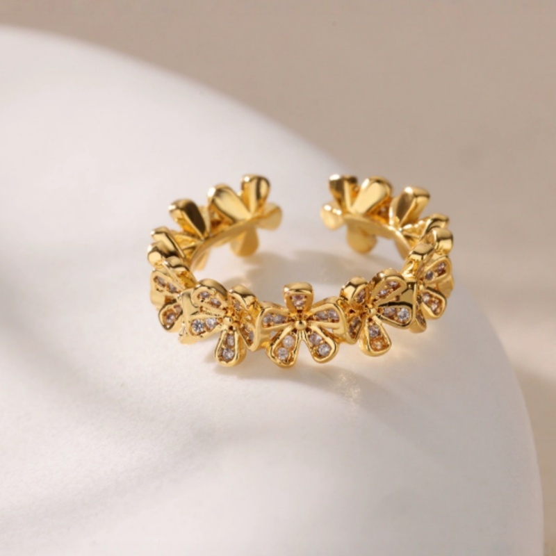 Aesthetic Daisy Open Rings with Bling Stones Adjustable Size Gold Silver Fashion Rings Hot Selling